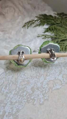Boucles doreilles - clips vintage en plastique