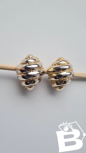 Boucles doreilles - clips vintage oversize dorés