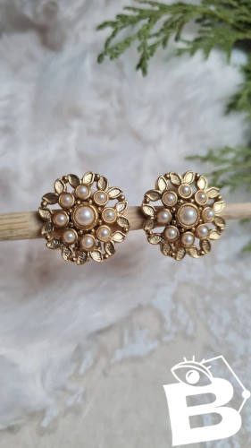 Boucles doreilles - clips vintage signés past times