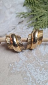 Vintage clip earrings
