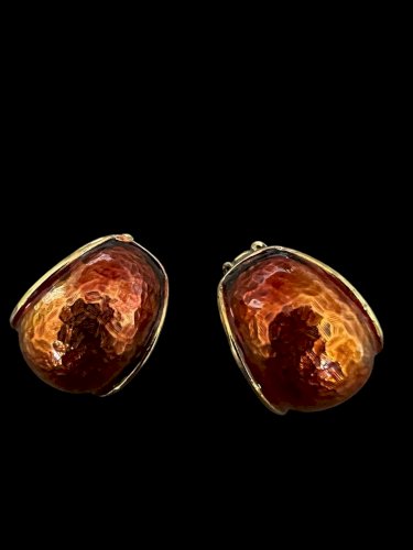 Boucles d’oreilles demi Créole vintage Marcel Boucher vers 1970 émaillée Couture