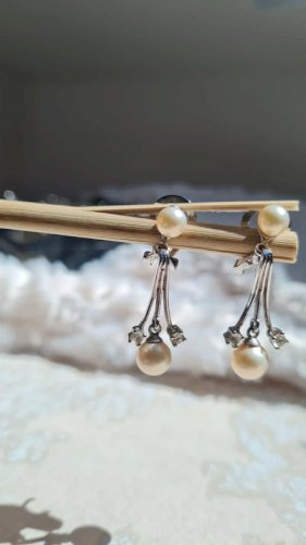Boucles doreilles en argent avec strass et fausses perles