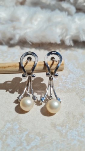Boucles doreilles en argent avec strass et fausses perles