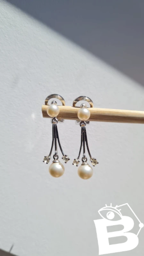 Boucles doreilles en argent avec strass et fausses perles