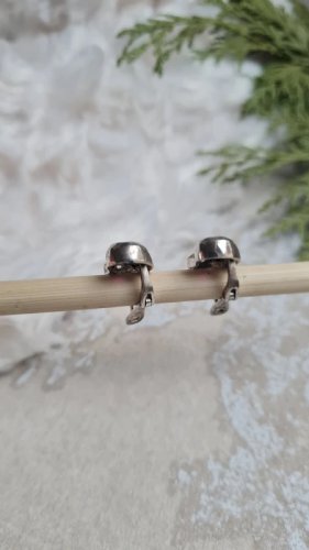 Boucles doreilles en argent et grenat