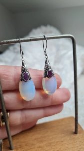 Garnet and opaline glass silver earrings