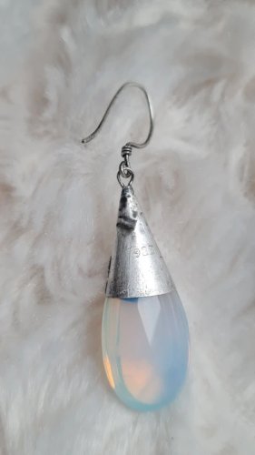 Boucles doreilles en argent grenat et en verre opaline