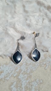 Boucles doreilles pendante en argent onyx et marcassites