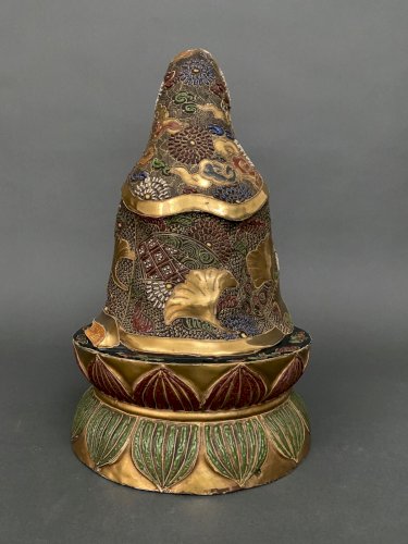 Bouddha Satsuma Japon XXe rehauts dorés signé à l'encre rouge M3047
