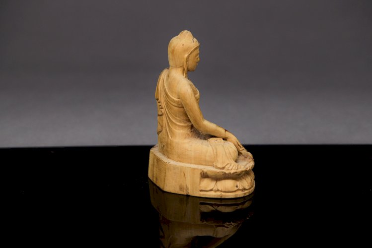 Bouddha sculpté en bois