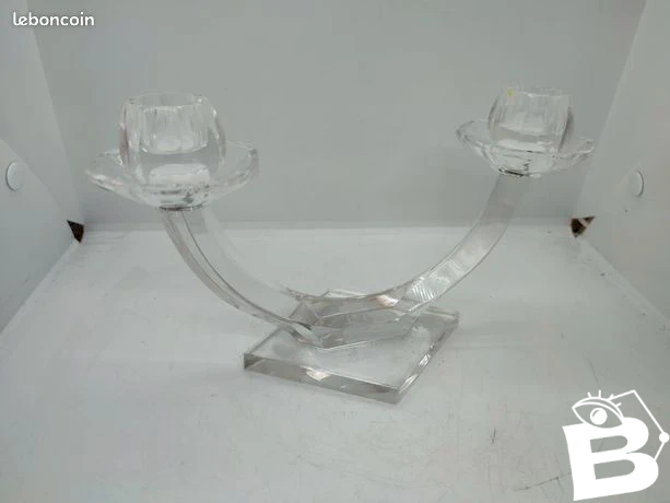 Bougeoir à deux bras en cristal attribué a la manufacture de saint louis en etat correct
