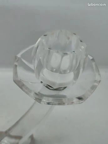 Bougeoir à deux bras en cristal attribué a la manufacture de saint louis en etat correct