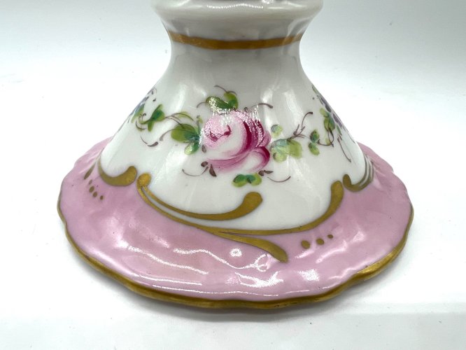 Bougeoir ancien en porcelaine de Limoges signé Jaeger – Décor rose et or, fleurs