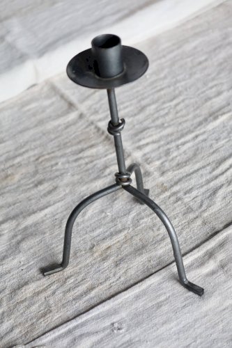 Bougeoir ancien tripode en métal décor nœuds