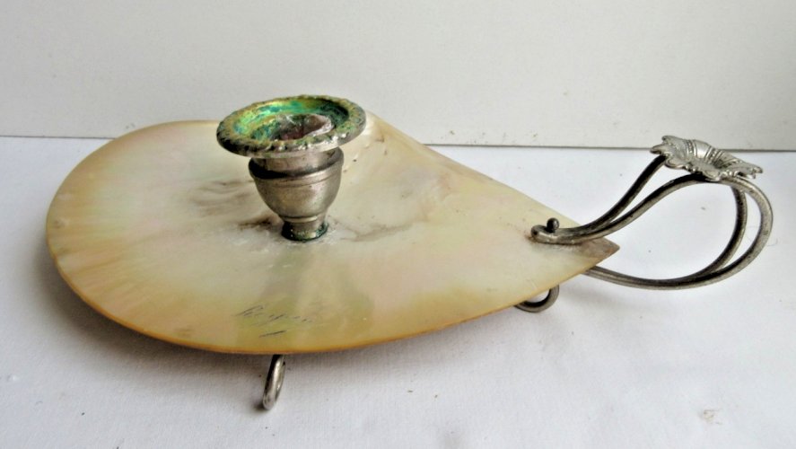 Bougeoir Art Déco 1930, coquille en nacre signée ROYAN