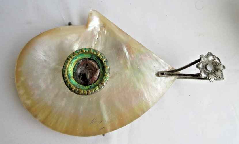 Bougeoir Art Déco 1930, coquille en nacre signée ROYAN