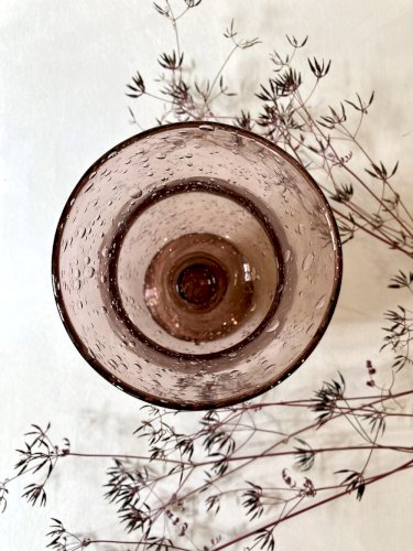 Bougeoir Biot en verre bullé violet