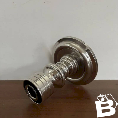 Bougeoir design en métal argenté