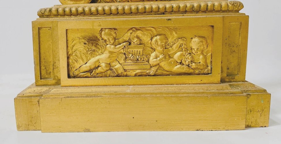 Bougeoir en bronze doré et ciselé XIX siècle