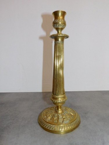 BOUGEOIR EN BRONZE DU XIX ème SIECLE