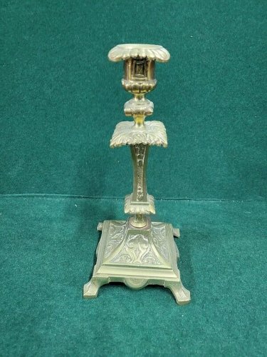 BOUGEOIR EN BRONZE DU XIX ème SIECLE