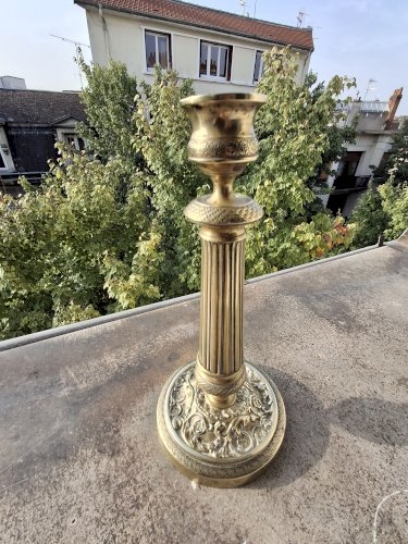 Bougeoir en laiton ciselé doré XIX siècle style restauration