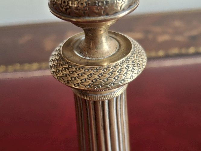 Bougeoir en laiton ciselé doré XIX siècle style restauration