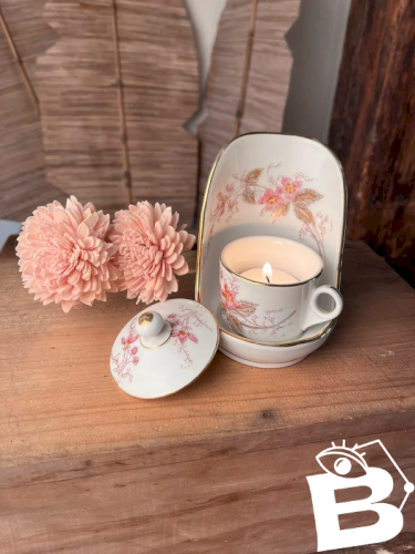 Bougeoir en porcelaine ancienne