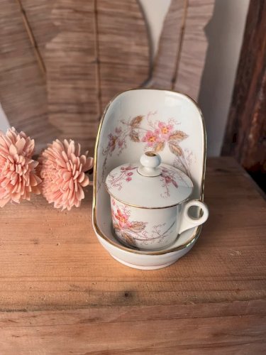 Bougeoir en porcelaine ancienne