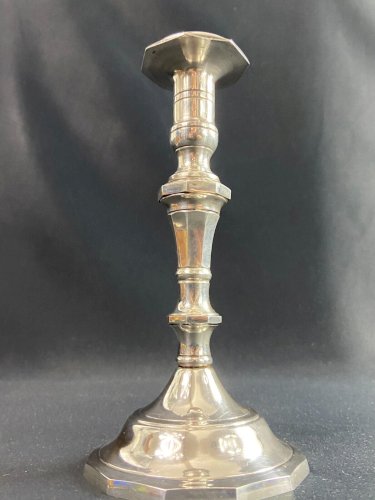 Bougeoir flambeau en bronze argenté de style Régence