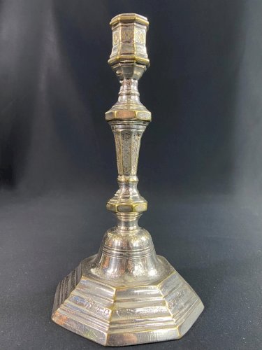 Bougeoir flambeau XVIIIe Régence en bronze argenté  à décor floral ciselé