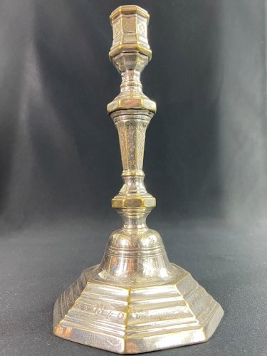 Bougeoir flambeau XVIIIe Régence en bronze argenté  à décor floral ciselé