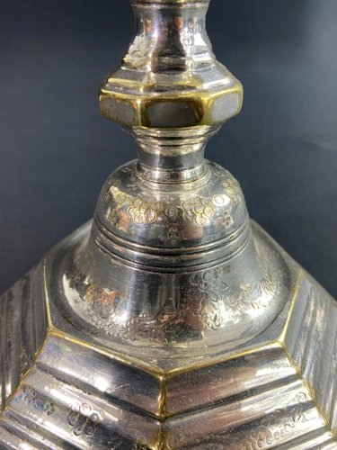 Bougeoir flambeau XVIIIe Régence en bronze argenté  à décor floral ciselé