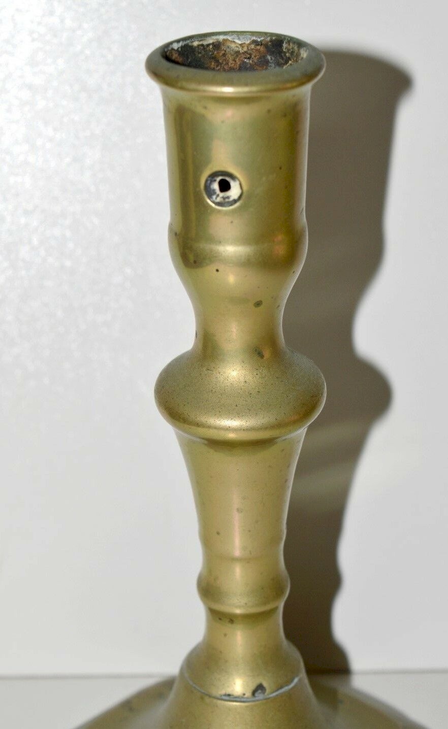 Pique-cierge Lampe en bois doré 18è siècle, Louis XV, H.61,5 cm - Antiquités