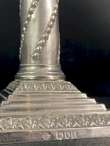 Bougeoir monté en lampe réversible en argent anglais de style Corinthien