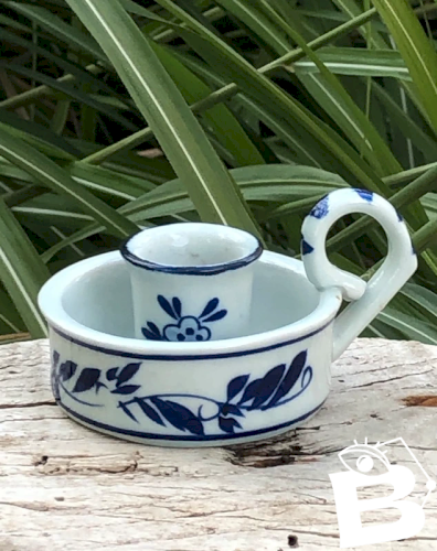 Bougeoir rat de cave bleu et blanc en porcelaine Delft