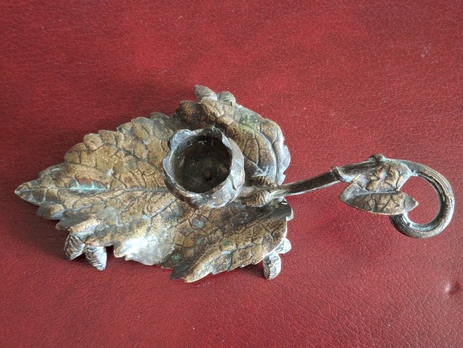Bougeoir rat de cave en bronze