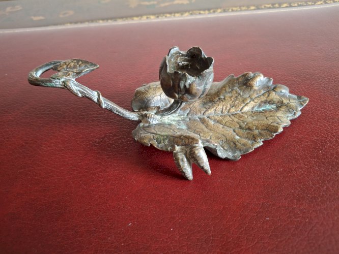 Bougeoir rat de cave en bronze