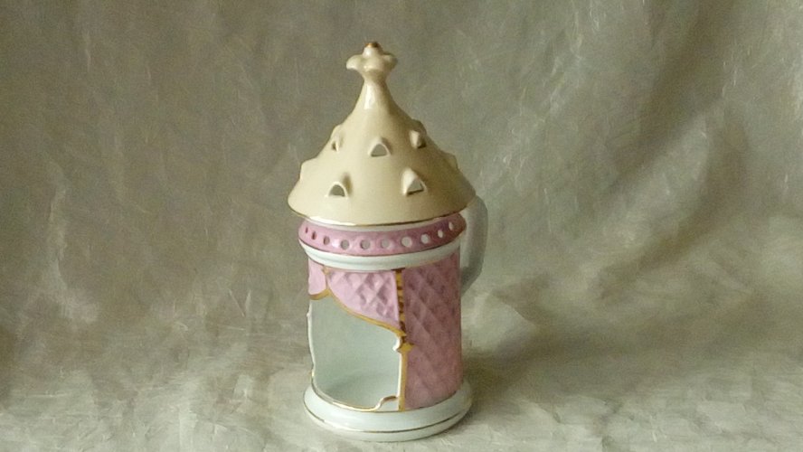 BOUGEOIR RAT DE CAVE VEUILLEUSE EN PORCELAINE DE PARIS**