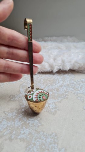 Boule à thé émaillée en argent 916 couleur doré
