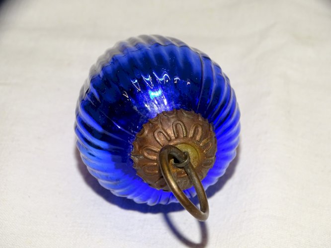 - BOULE POUR SAPIN DE NOEL EN VERRE  couleur BLEU COBALT COLLECTION     D