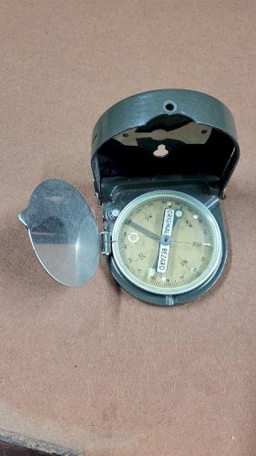 BOUSSOLE ORIGINALE BEZARD MILITAIRE AVEC SACOCHE