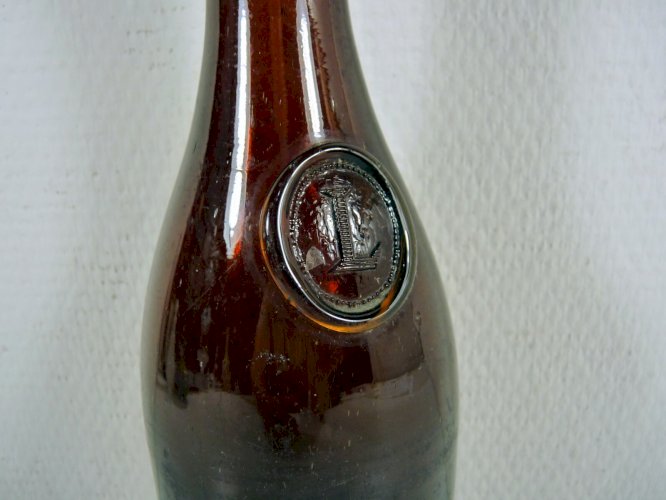 Bouteille ancienne verre soufflé sceau L Haute Epoque seal bottle fond plat 18 e