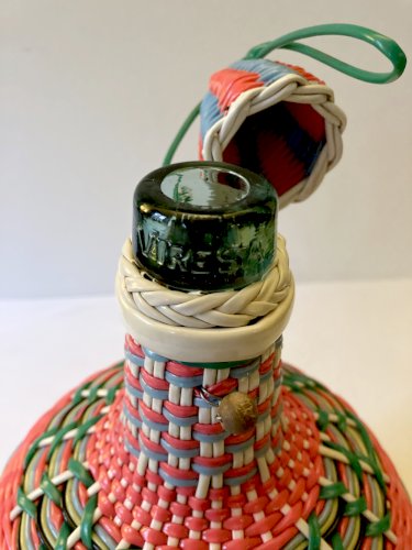 Bouteille dame Jeanne Scoubidou