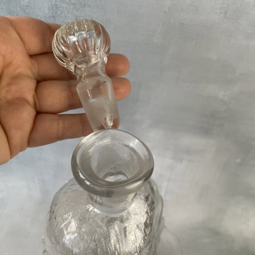 Bouteille en verre transparent buste de Gambetta verrerie LEGRAS non signé