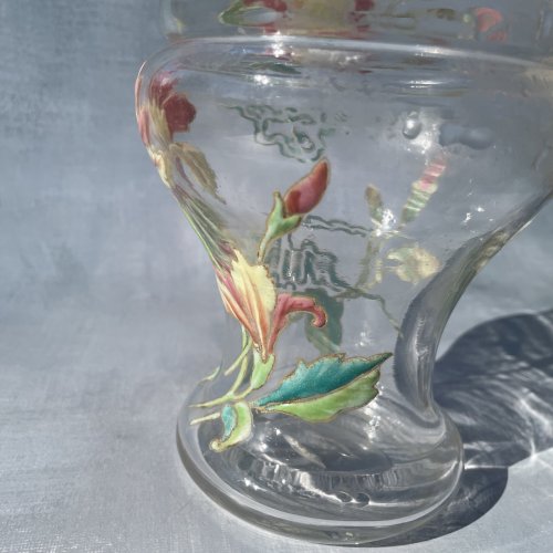 Bouteille en verre transparent décor floral émaillé verrerie LEGRAS ? non signé