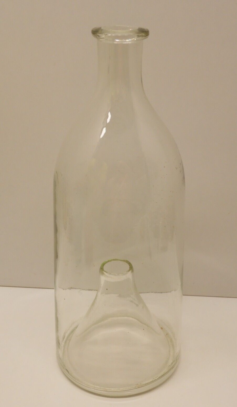 Ancienne bouteille en verre soufflé pêche vairons - Collection