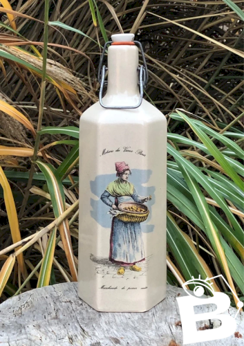 Bouteille vintage en grès