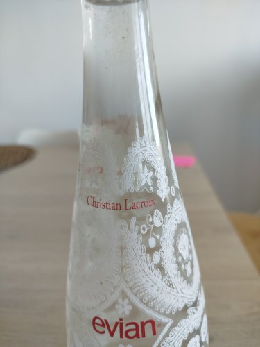 Bouteilles Evian 
