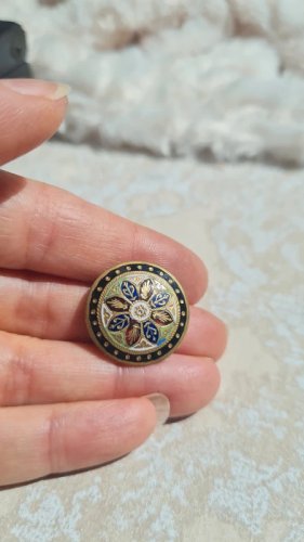 Bouton de col ancien émaillé cloisonné
